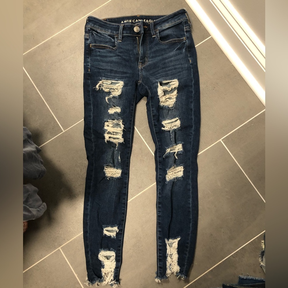 American Eagle Jeggings size 2 with rips!